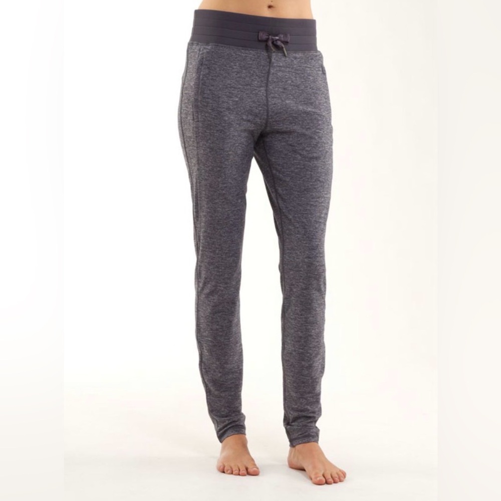 L-110 🍋 Lululemon 🍋 Hang Loose Pant
Heathered Coal
